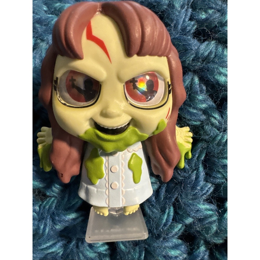 Tiny Nightmares: The EXORCIST - Possessed Regan  No Box Figure 🔪 Series 2